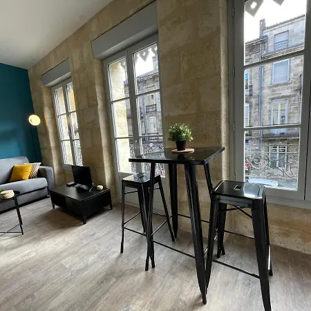 Apartment Superbes De Charme, Lumineux Et Climatises En Plein Centre *