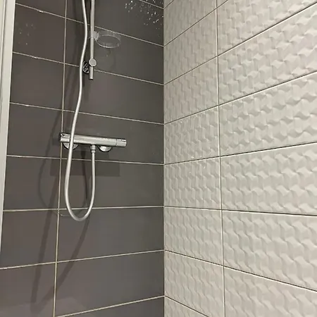 Apartment Superbes De Charme, Lumineux Et Climatises En Plein Centre *