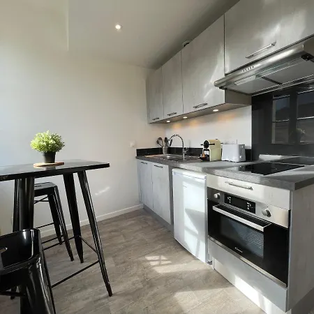 Apartment Superbes De Charme, Lumineux Et Climatises En Plein Centre