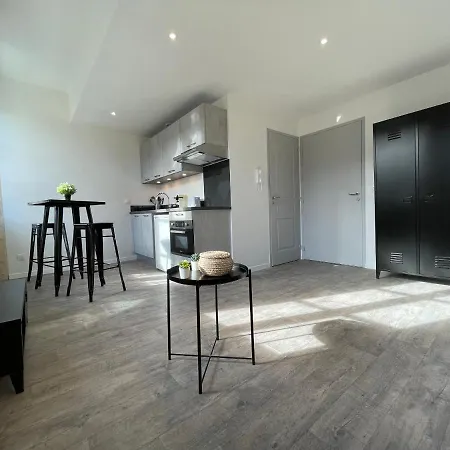 Superbes De Charme, Lumineux Et Climatises En Plein Centre * Bordeaux