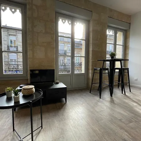 Apartment Superbes De Charme, Lumineux Et Climatises En Plein Centre