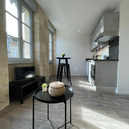 Apartment Superbes De Charme, Lumineux Et Climatises En Plein Centre